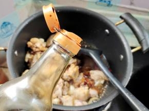 少许老抽调色！