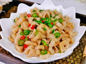 一人吃了一盘。