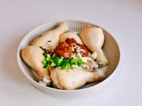 加入料酒，豆瓣酱。