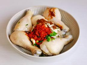 再加入辣椒碎。