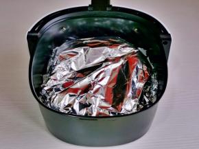 上面再包一张锡纸，空气炸锅200度烤25分钟。