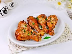 取出装盘，撒上葱花。