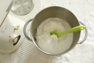 蛋白最后是细腻带光泽的。