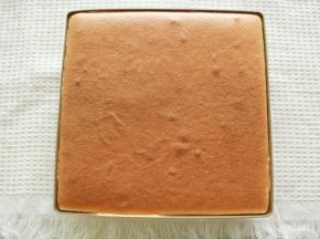 烤完取出轻振2下振出热气