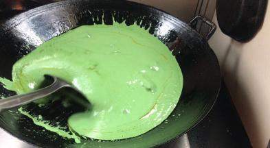 大火边煮边不停搅拌，以免粘锅