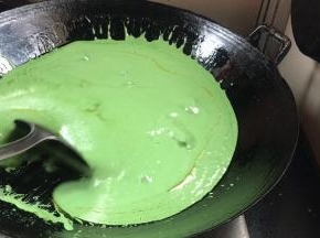 大火边煮边不停搅拌，以免粘锅