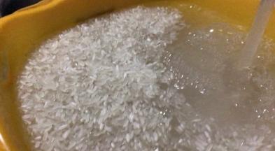 提前一晚把糙米浸泡