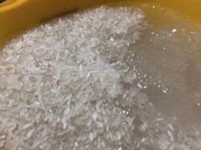 提前一晚把糙米浸泡