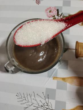 放入一勺白糖！