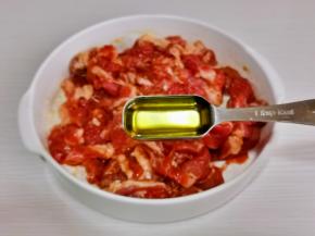 淋上一勺食用油，按个人口味加入盐。