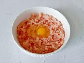 加入一个鸡蛋。