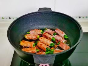 小火煎至微黄。