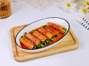 盛出装盘，撒上熟白芝麻。