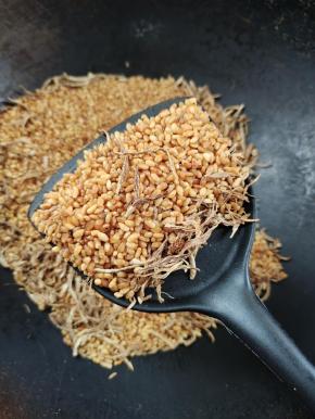 炒至这样颜色有点微微发红就可以了！