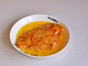 两面再蛋液中浸各泡10秒。