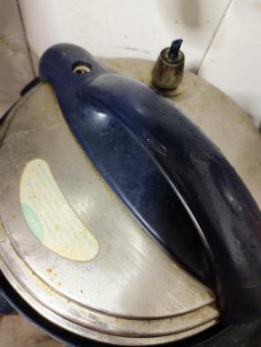 按蹄筋键即可！

