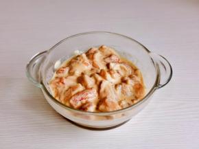 抓拌均匀。（如果太干可以适当加一点点水，一定不能太多）