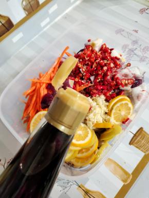 放入两大勺太太乐鲜贝露调味汁儿！（没有鲜贝露调味汁的也可以用蚝油来代替！）