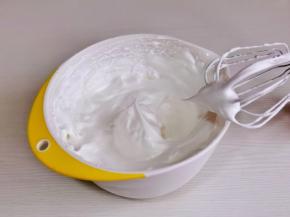 打至提起打蛋器有弯勾即可。