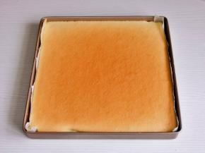 出炉后震出热气，再撕掉油纸晾凉。