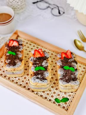 一口气吃了两盒。