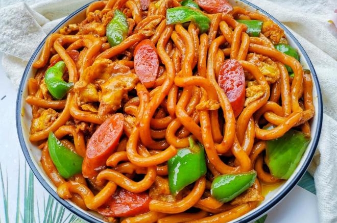 青椒火腿乌冬面