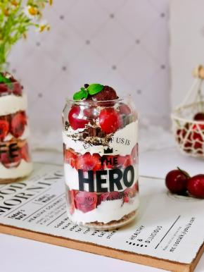 好吃到爆，樱桃多多的蛋糕。