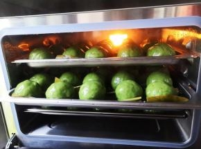 放入蒸箱，100度蒸10分钟