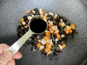 加一勺生抽；