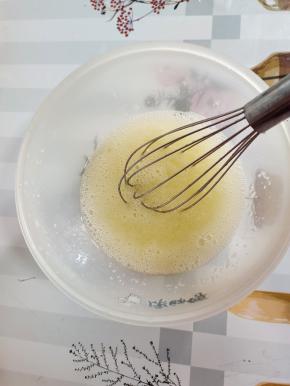 搅拌均匀至白糖融化！