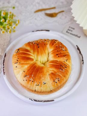 全家人最爱吃面包。