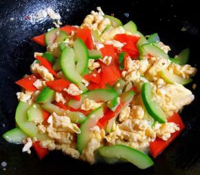 炒至食材完全入味即可出锅享用