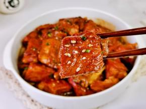 排骨酥烂入味。