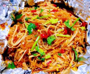 最后撒上红辣椒瞬间颜值爆棚