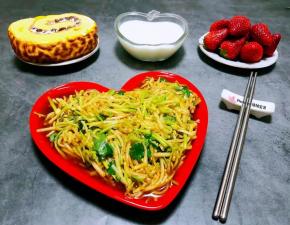 水果和牛奶是每天比需的营养哦