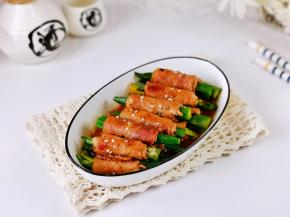 盛出装盘撒上熟白芝麻即可食用。