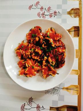 撒上迷人的小葱花，点缀一下即可食用！