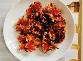 撒上迷人的小葱花，点缀一下即可食用！