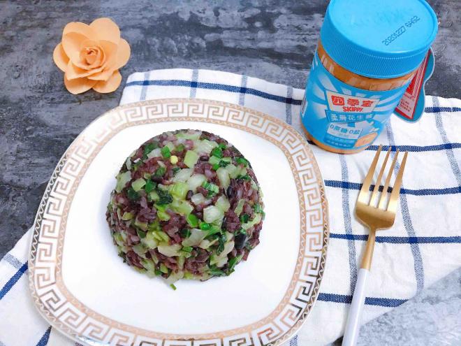 花生酱青菜糙米炒饭