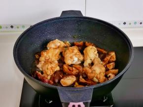 小火翻炒均匀。