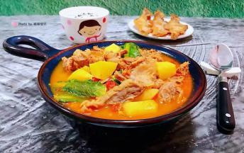 搭配一碗大米饭和酥炸片口鱼一起吃美极了