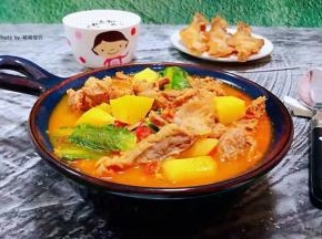 搭配一碗大米饭和酥炸片口鱼一起吃美极了