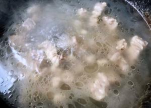 炖至牛肉熟透而不软烂即可