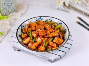 盛出装盘，点缀熟芝麻。