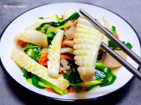 鱿鱼入口鲜嫩脆爽混搭韭菜独有的清香真是让人回味无穷