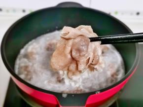 煮至变色立即捞出。