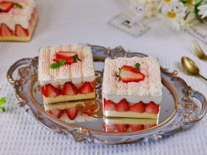 筛上樱花奥利奥碎就好啦！