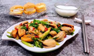 搭配小甜品和牛奶一起吃非常棒