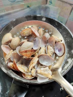 花甲全部开口就可以关火，捞起来了！