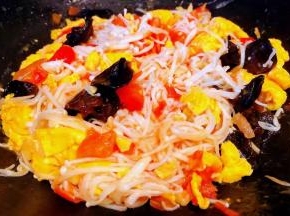 炒至食材完全入味即可出锅享用